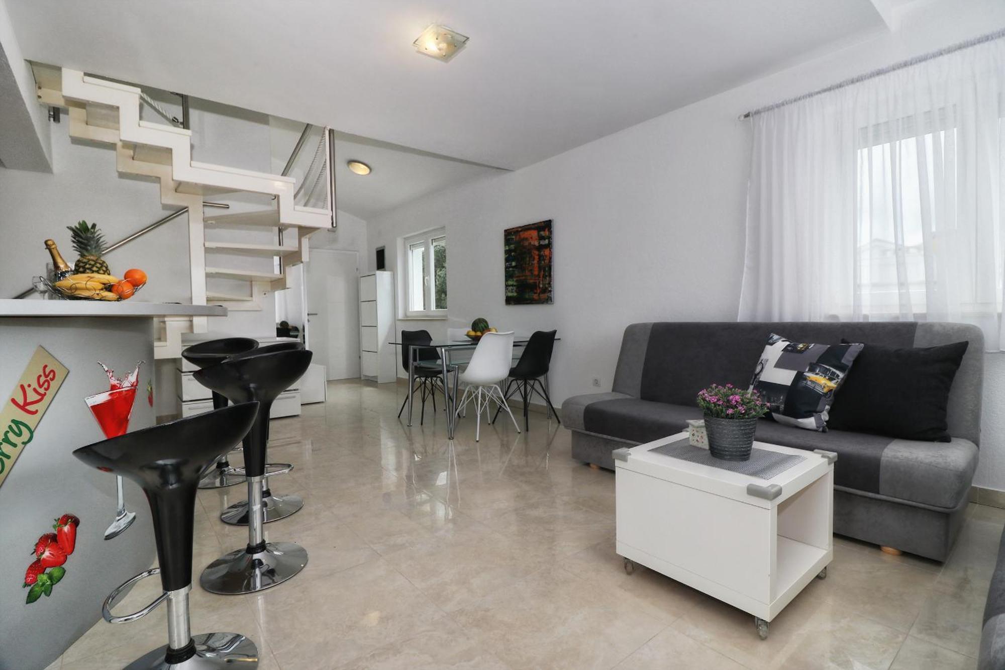 Apartments Link โรวีน ภายนอก รูปภาพ