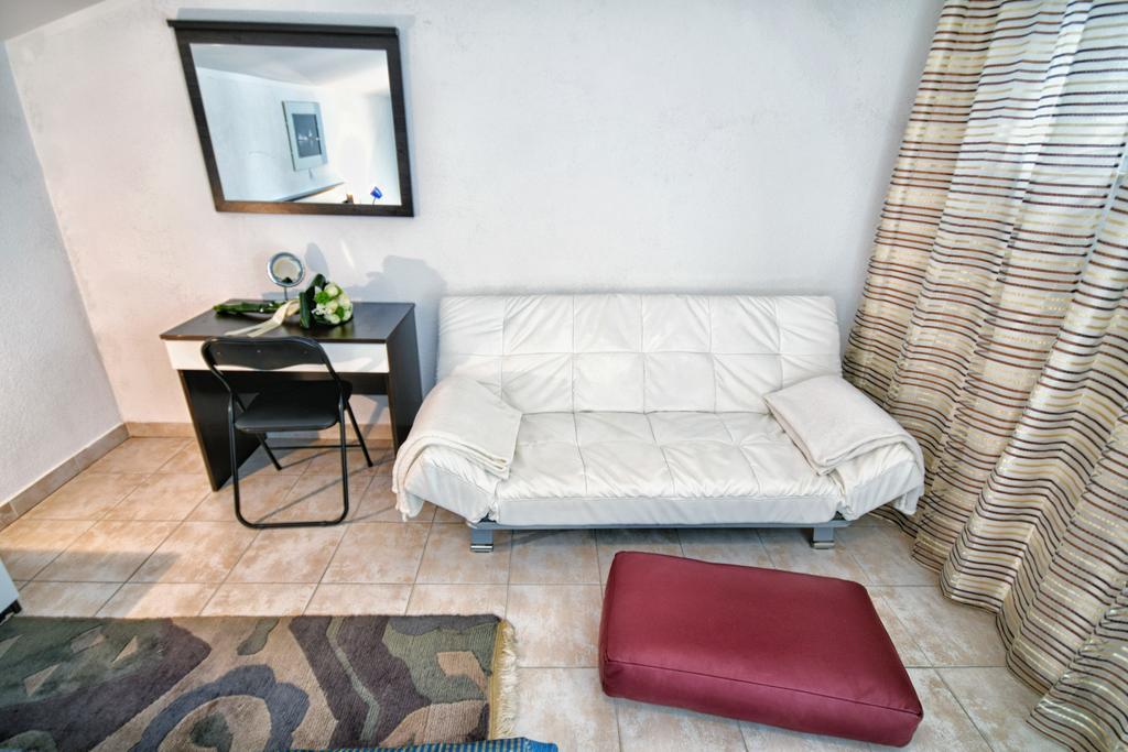 Apartments Link โรวีน ภายนอก รูปภาพ