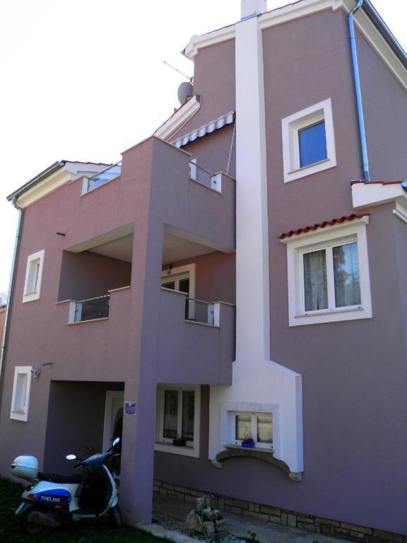 Apartments Link โรวีน ภายนอก รูปภาพ